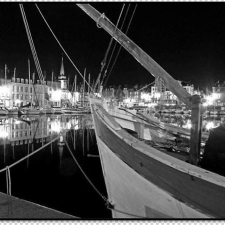 Le Bellevue - Beautiful Sea View Appartement Honfleur Buitenkant foto