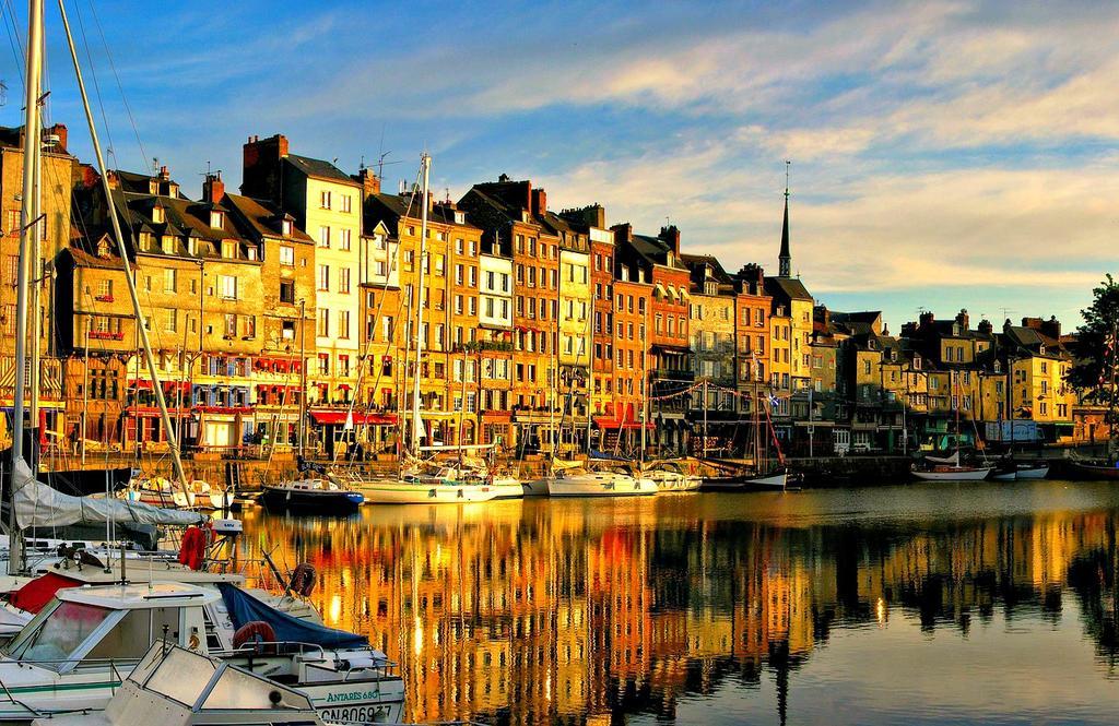 Le Bellevue - Beautiful Sea View Appartement Honfleur Buitenkant foto